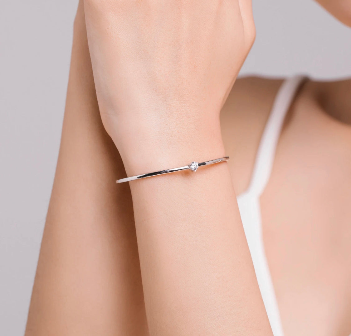 BRATARA BANDA OVALA DIN ARGINT 925 CU PIATRA ROTUNDA DIN ZIRCONIU