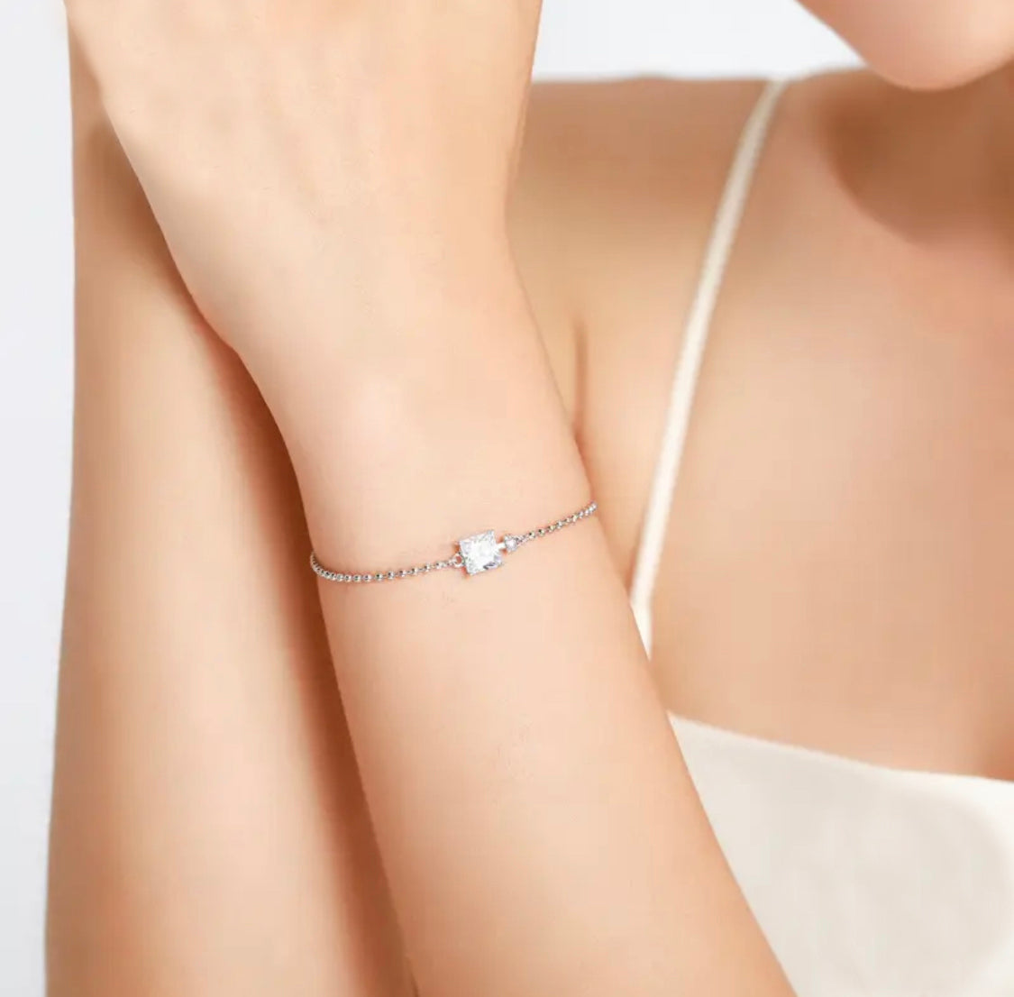 BRATARA CU BILE DIN ARGINT 925 CU PIATRA PATRATA DIN ZIRCONIU