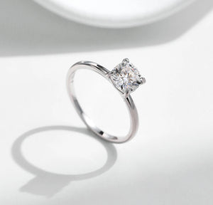 INEL DE LOGODNA DIN ARGINT 925 CU DIAMANT MOISSANITE 1 CT