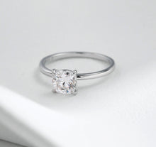 Load image into Gallery viewer, INEL DE LOGODNA DIN ARGINT 925 CU DIAMANT MOISSANITE 1 CT
